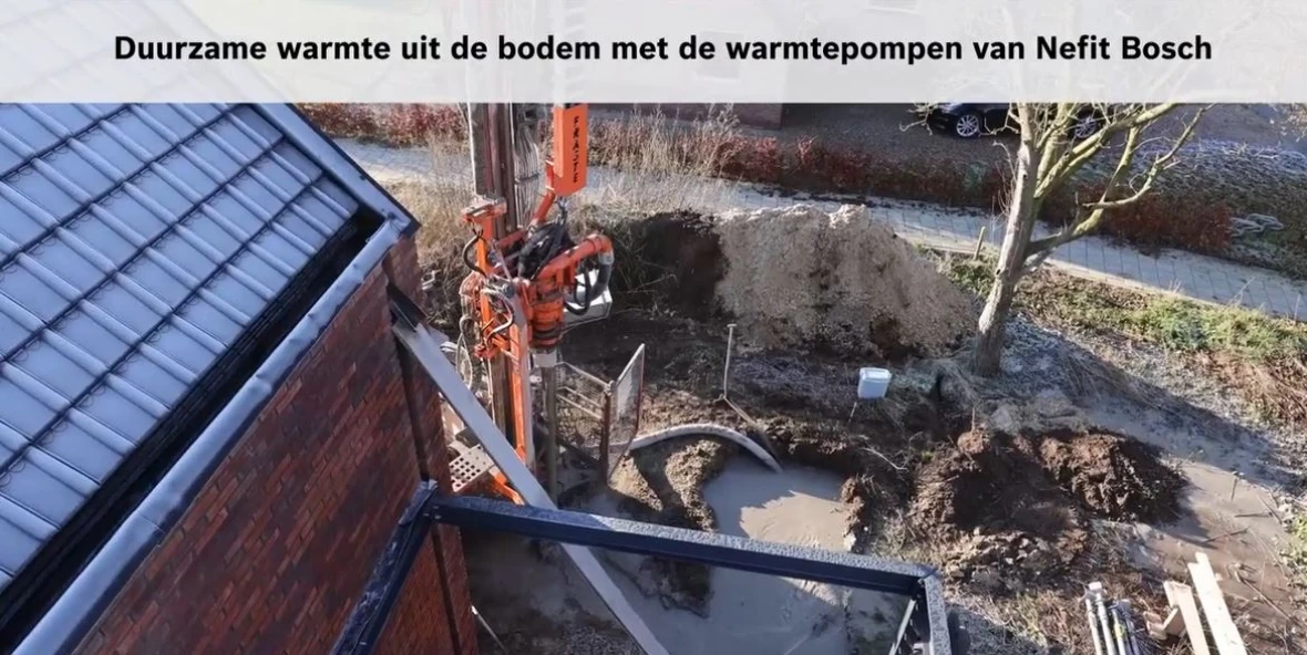 De grondboringen voor de bodembron uitgevoerd door Van ’t Hof.