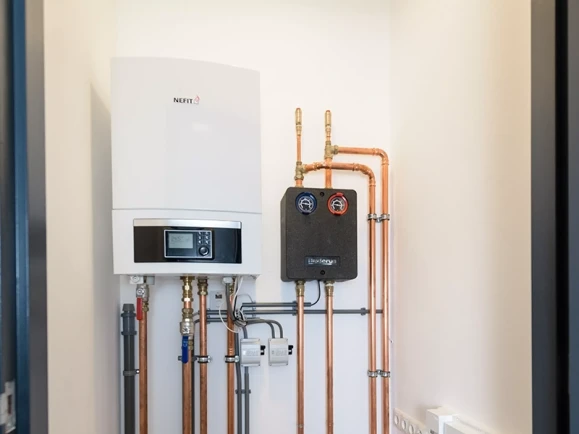 Warmtepomp in eigen bedrijfspand