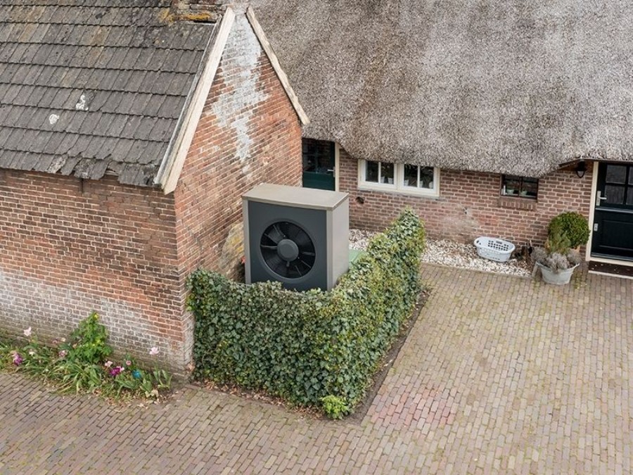 Nieuwleusen All-electric warmtepomp zonneboilersysteem en PV Nieuwleusen All-electric warmtepomp zonneboilersysteem en PV