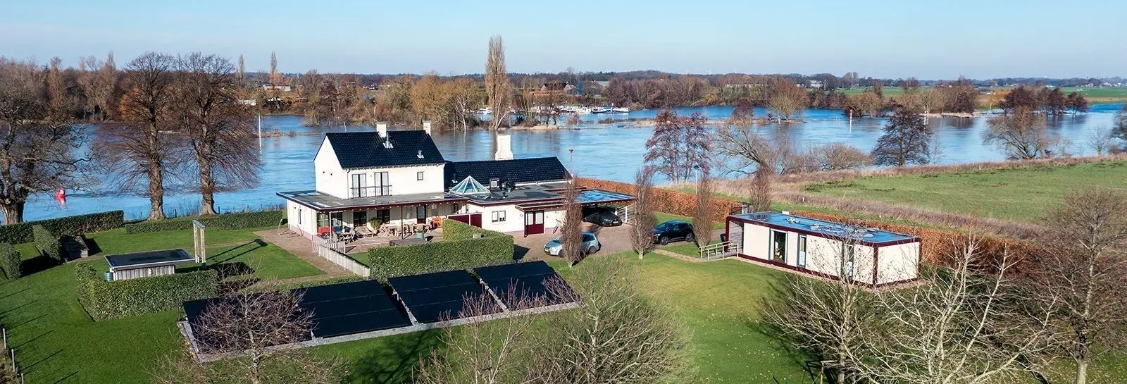 Reuver EnviLine warmtepomp monoblock en tronic 3500 elektrisch ketel