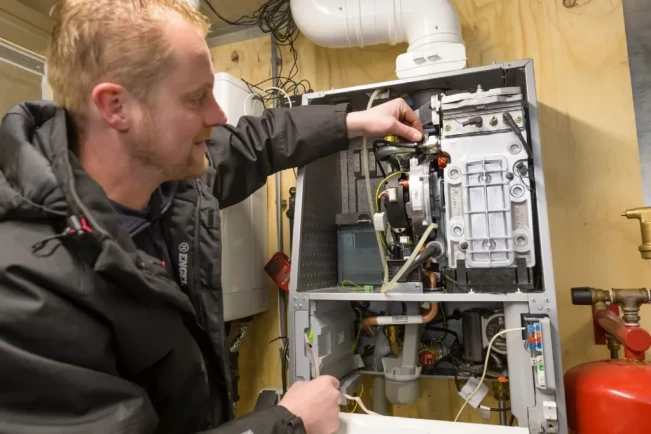 Luchtwarmtepomp en elektrische ketel | Maas in Reuver