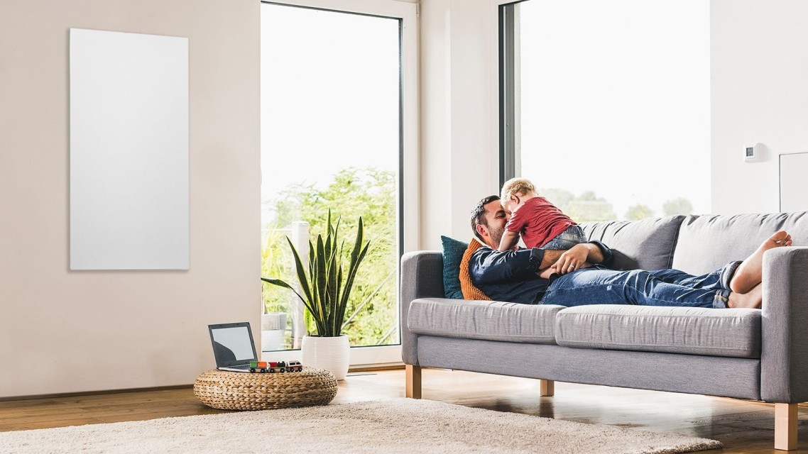 Infrared Panel HI 4000 P Father and Daughter on Sofa Infrared Panel HI 4000 P Father and Daughter on Sofa