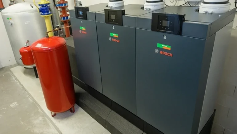 Compacte cascade Bosch Condens 7000 WP grootvermogen | Zutphen