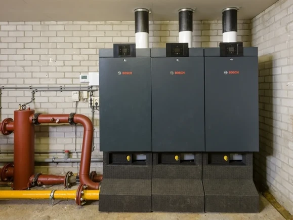 Allernieuwste grootvermogen HR-ketels verwarmen appartementen in Gouda