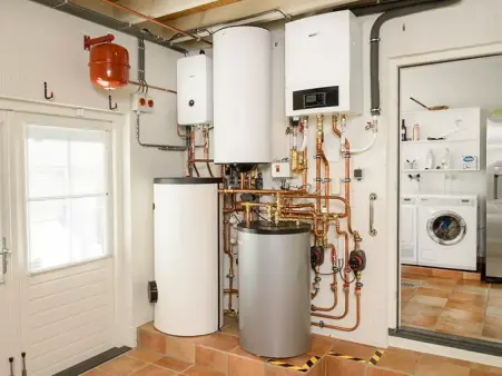 Luchtwarmtepomp voor basiswarmte, elektrische ketel voor warm tapwater en bijverwarming