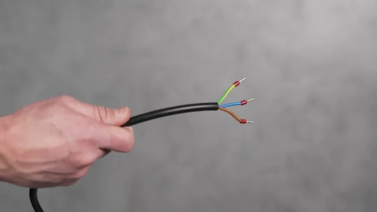 Buitenunit elektrisch aansluiten